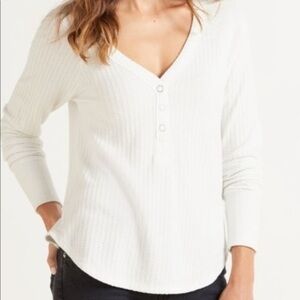 𝅺Chaser shirt ribbed long sleeved four button Henley cream color NWT in XXL